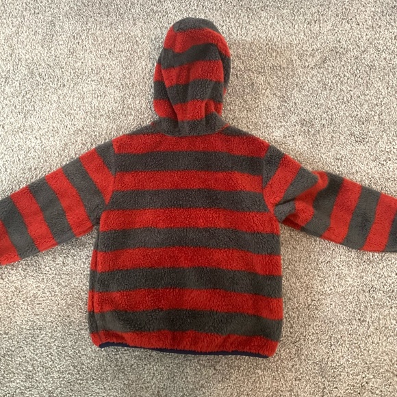 Hanna Andersson 100 Reversible Red Gray Blue Fuzzy Coat Jacket - Picture 5 of 11